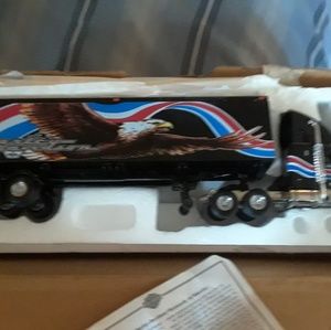 Official Harley Davidson  Kenworth 18 wheeler